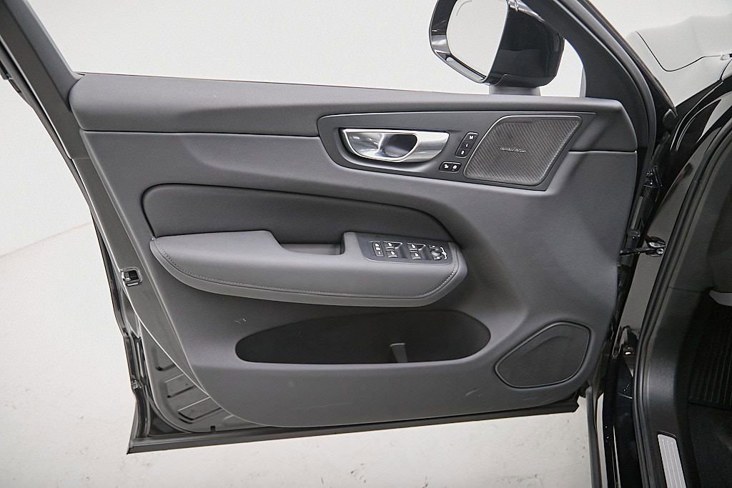 New 2026 Volvo XC60 B5 Ultra w/ Protection Package Premier image 10