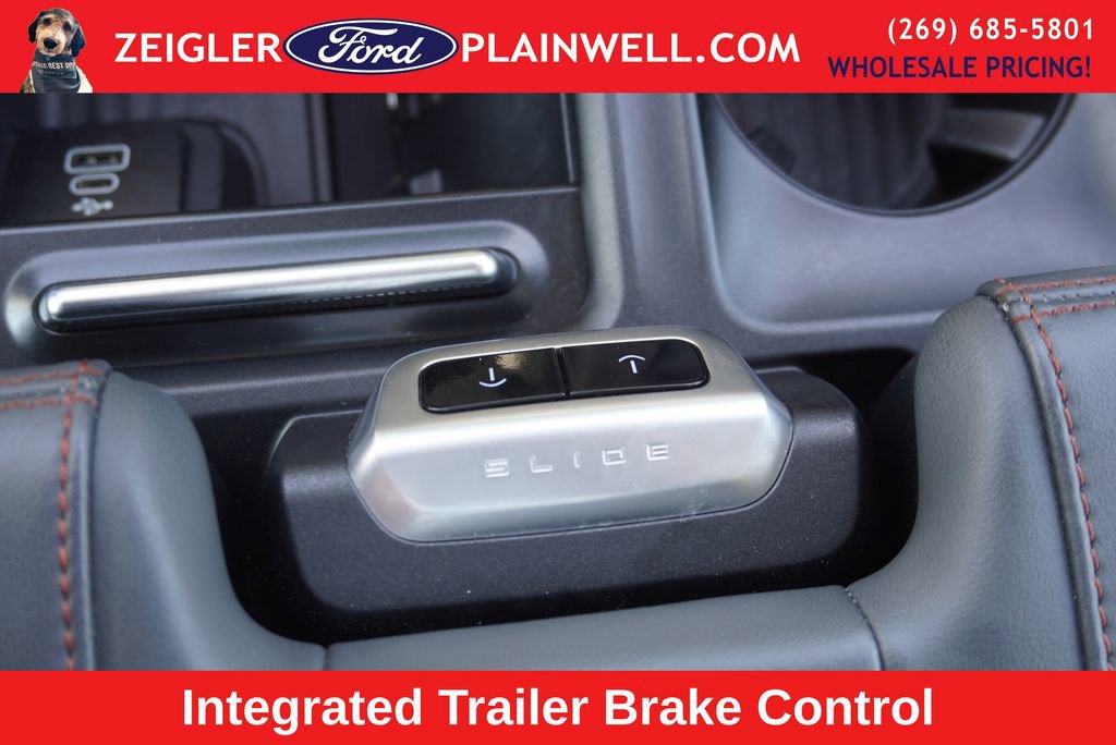 Used 2025 Ford Expedition Active image 33