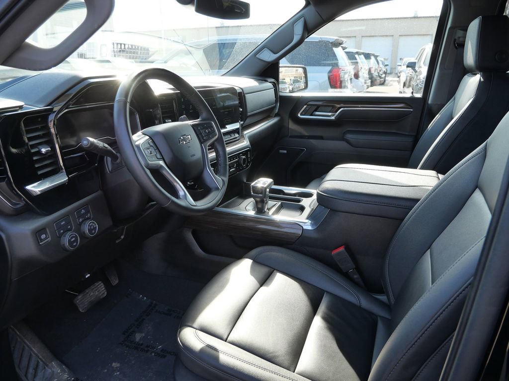 Used 2025 Chevrolet Silverado 1500 RST w/ Convenience Package II AWD/4WD image 29