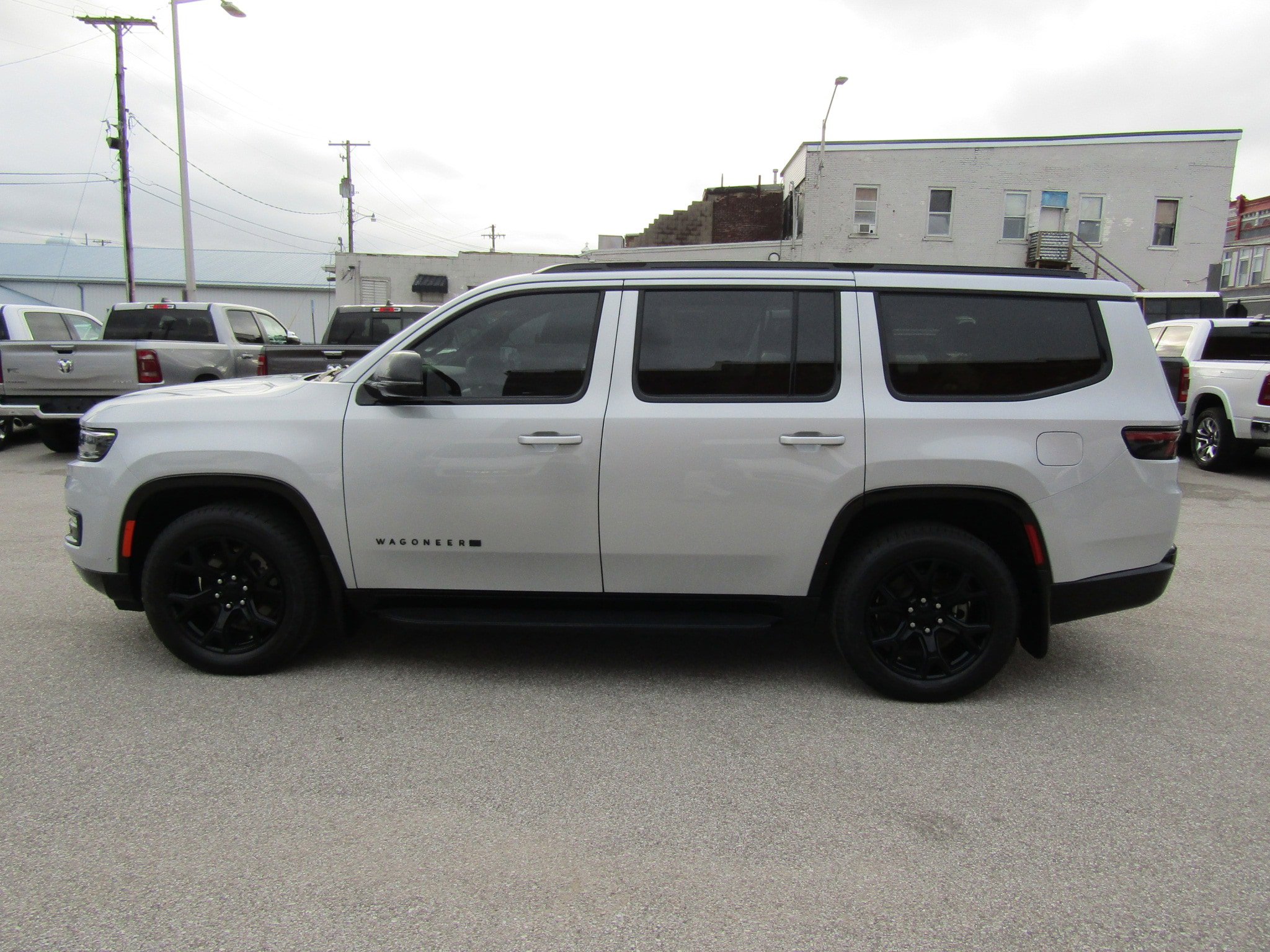 Used 2023 Jeep Wagoneer Series II AWD/4WD image 6