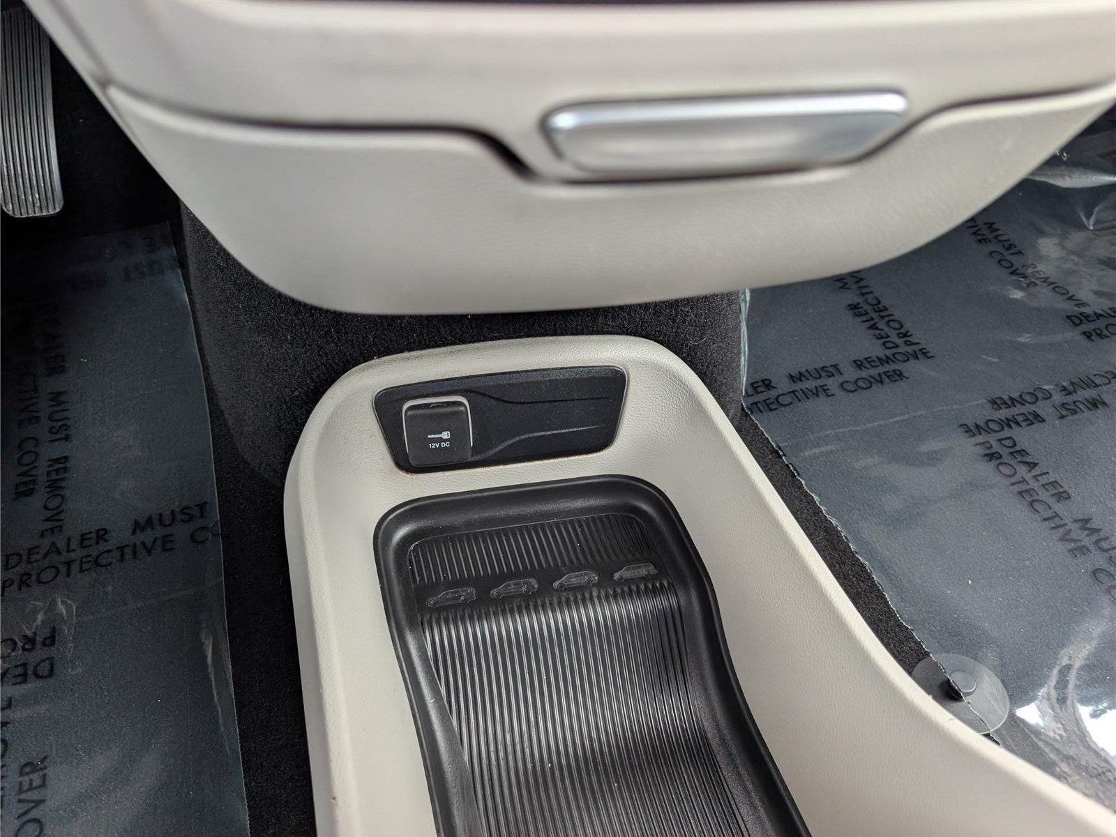 Used 2023 Chrysler Voyager LX FWD image 25