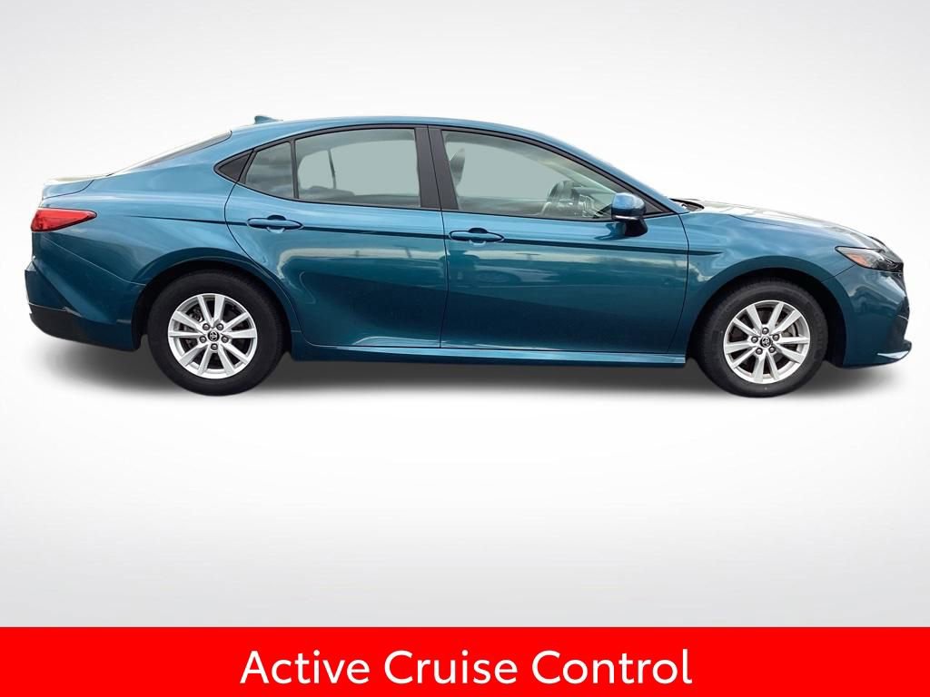 Used 2025 Toyota Camry SE FWD image 11