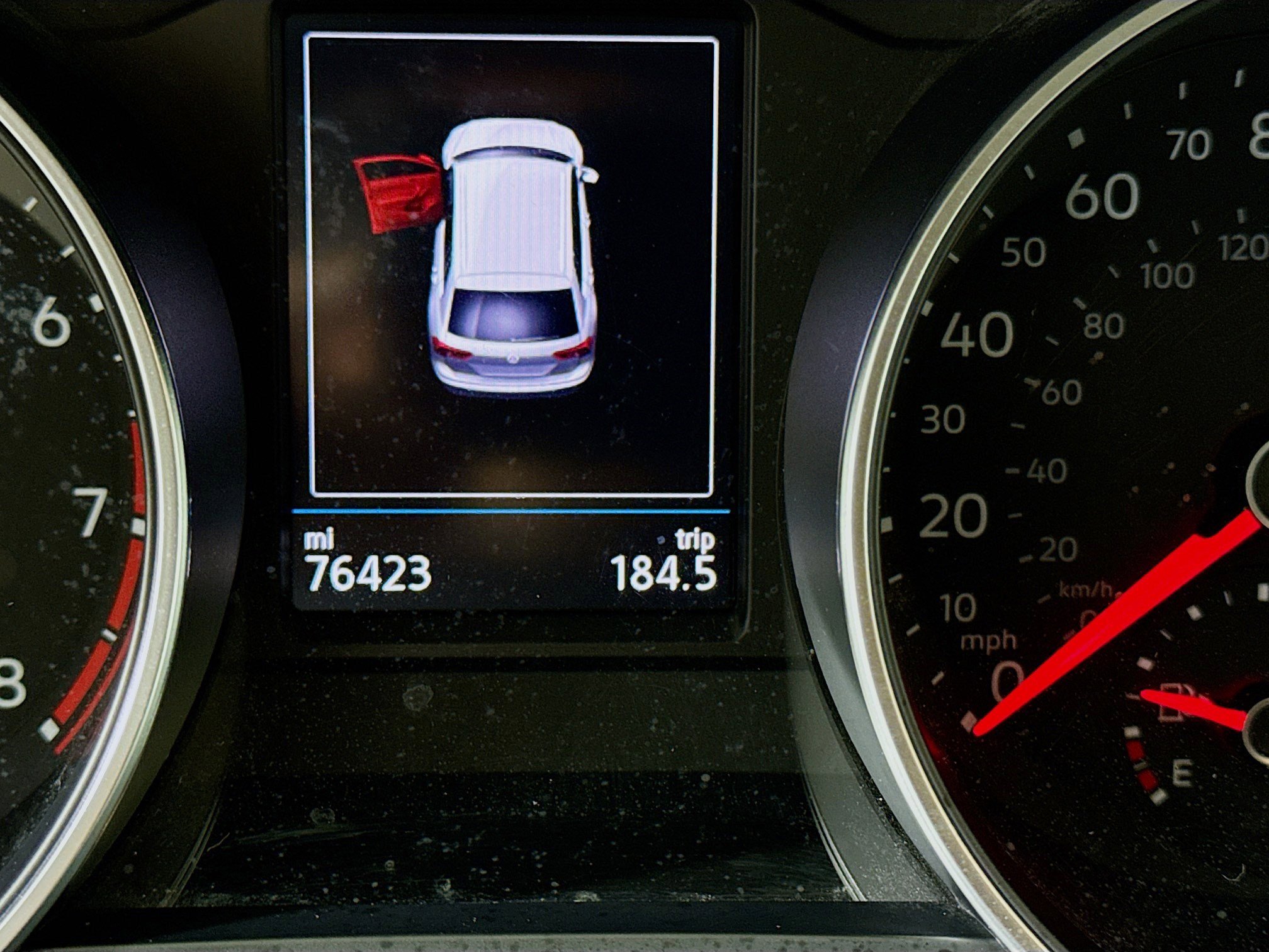 Used 2020 Volkswagen Tiguan SE image 16