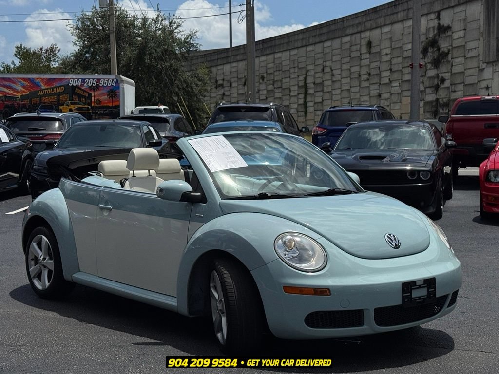 Used 2010 Volkswagen Beetle Final Edition FWD image 11