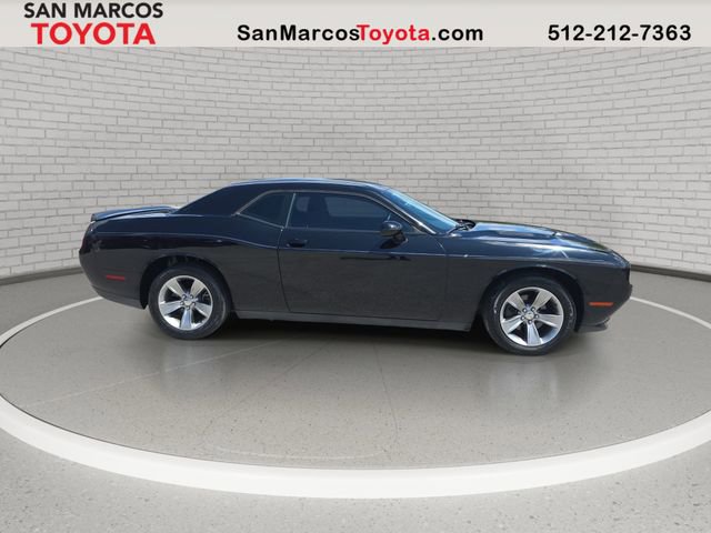 Used 2019 Dodge Challenger SXT image 4