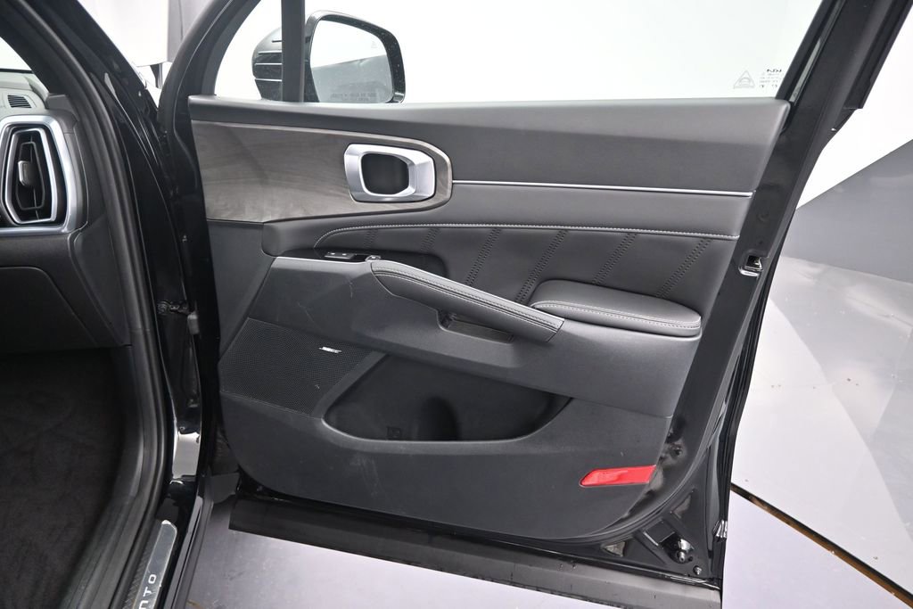Certified 2025 Kia Sorento SX Prestige AWD/4WD image 26