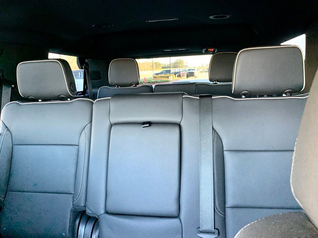 Used 2023 GMC Yukon SLT image 44