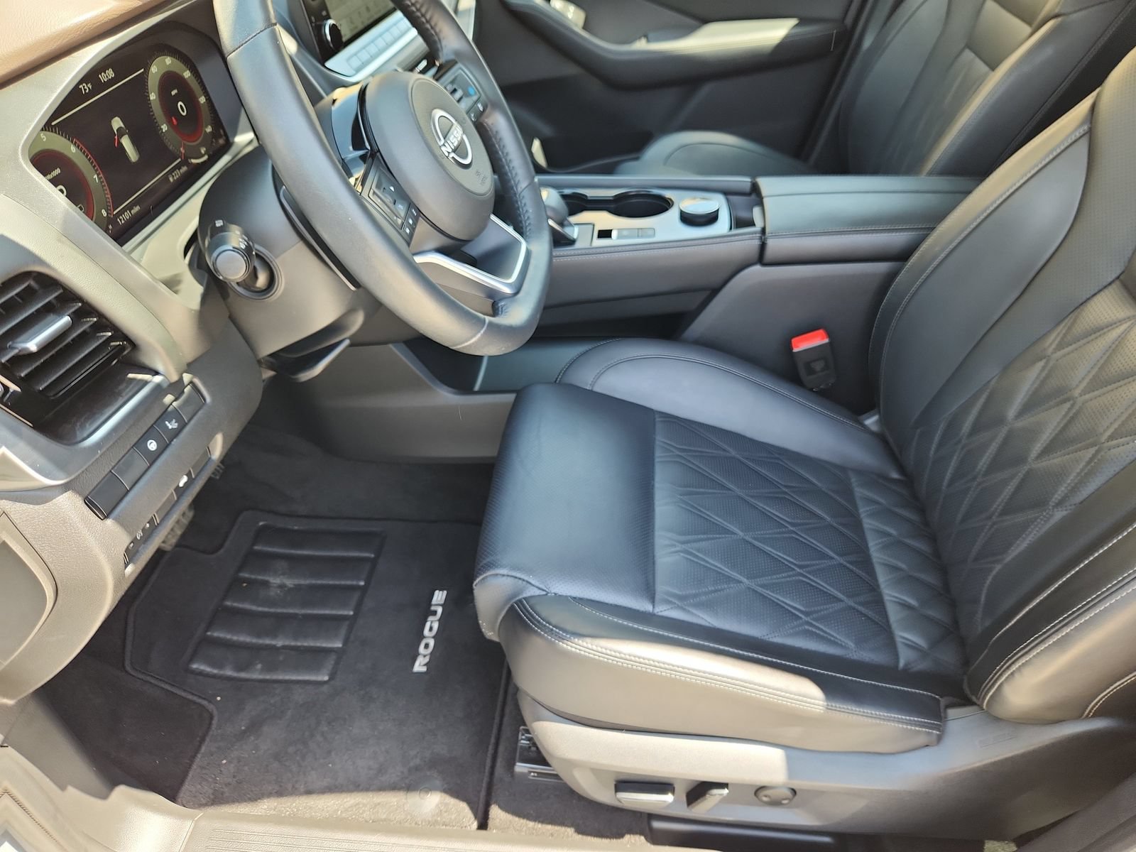 Used 2023 Nissan Rogue Platinum w/ Platinum Premium Package AWD/4WD image 10