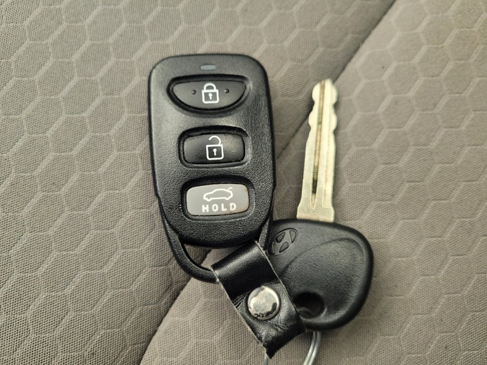 Used 2020 Hyundai Elantra SE image 32