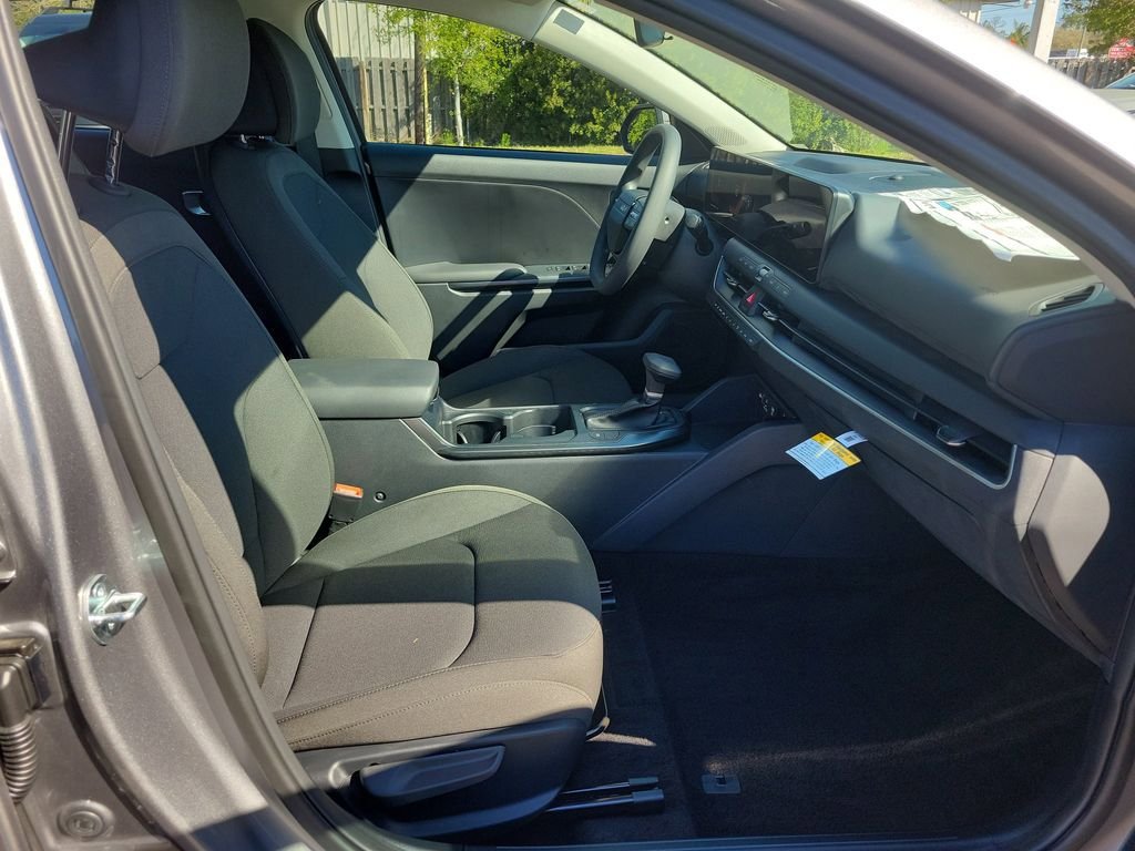 New 2026 Kia K4 LXS image 7
