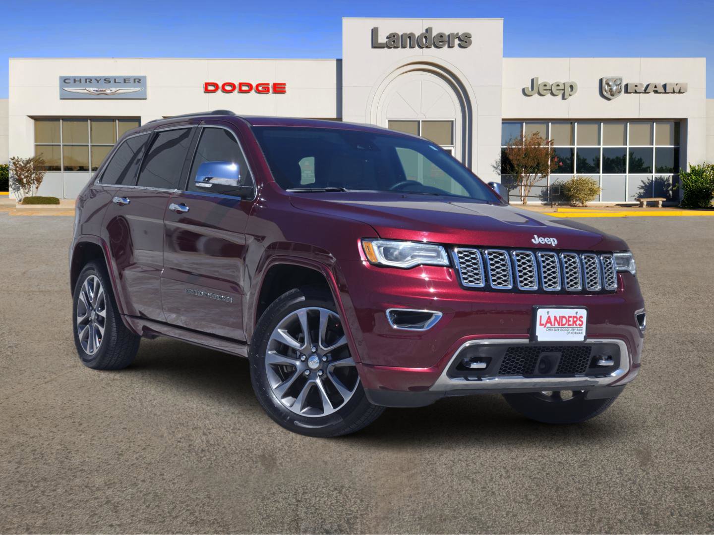 Used 2018 Jeep Grand Cherokee Overland RWD image 1