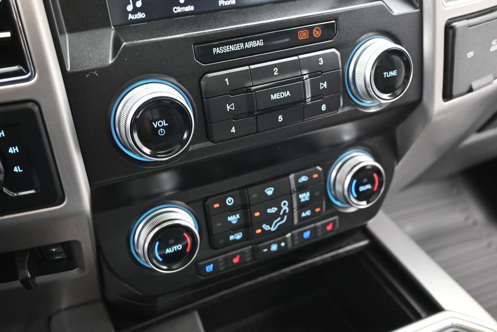 Used 2019 Ford F250 Platinum w/ Platinum Ultimate Package AWD/4WD image 16