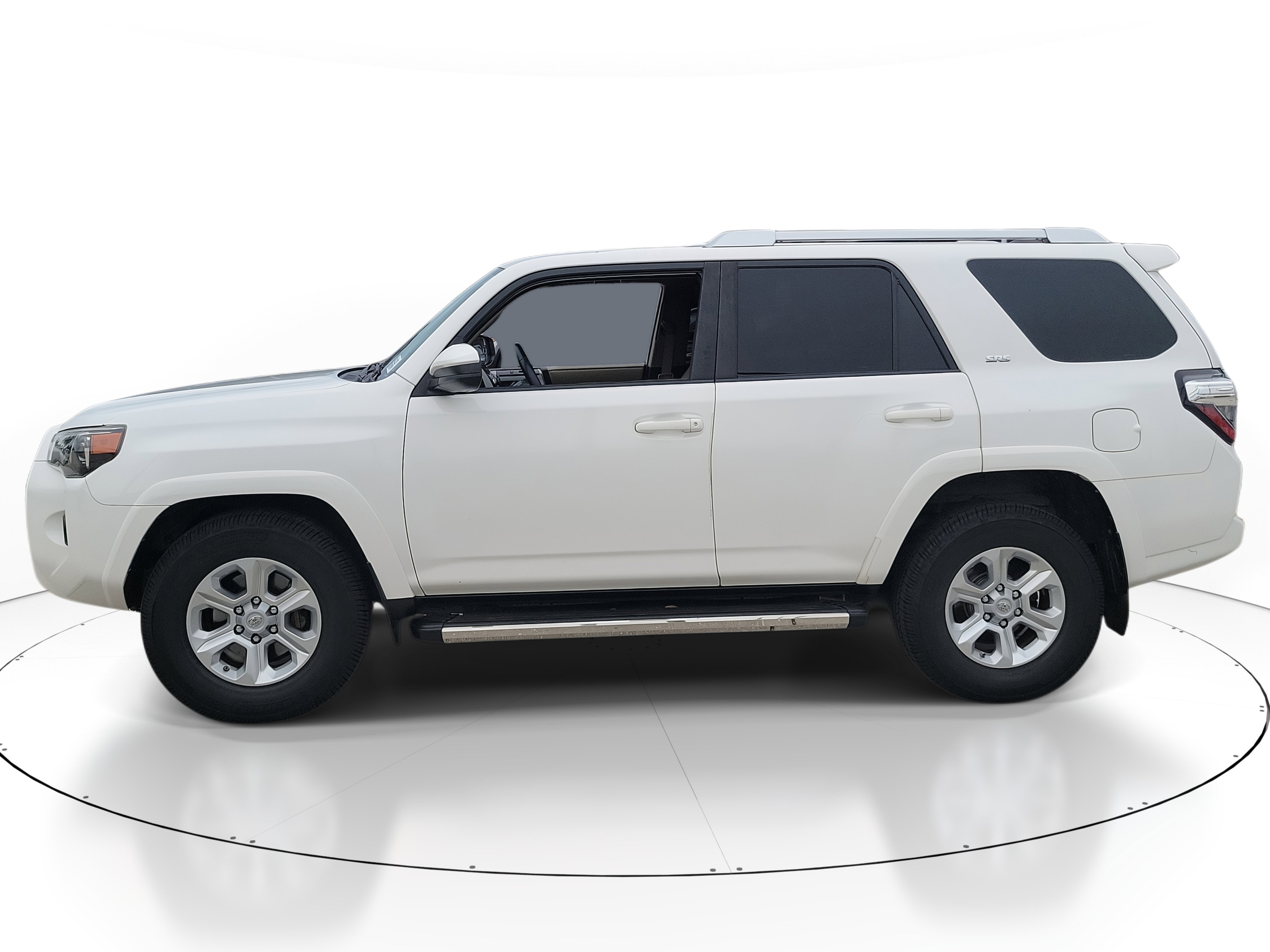 Used 2016 Toyota 4Runner SR5 image 3
