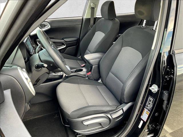 Used 2020 Kia Soul LX FWD image 23