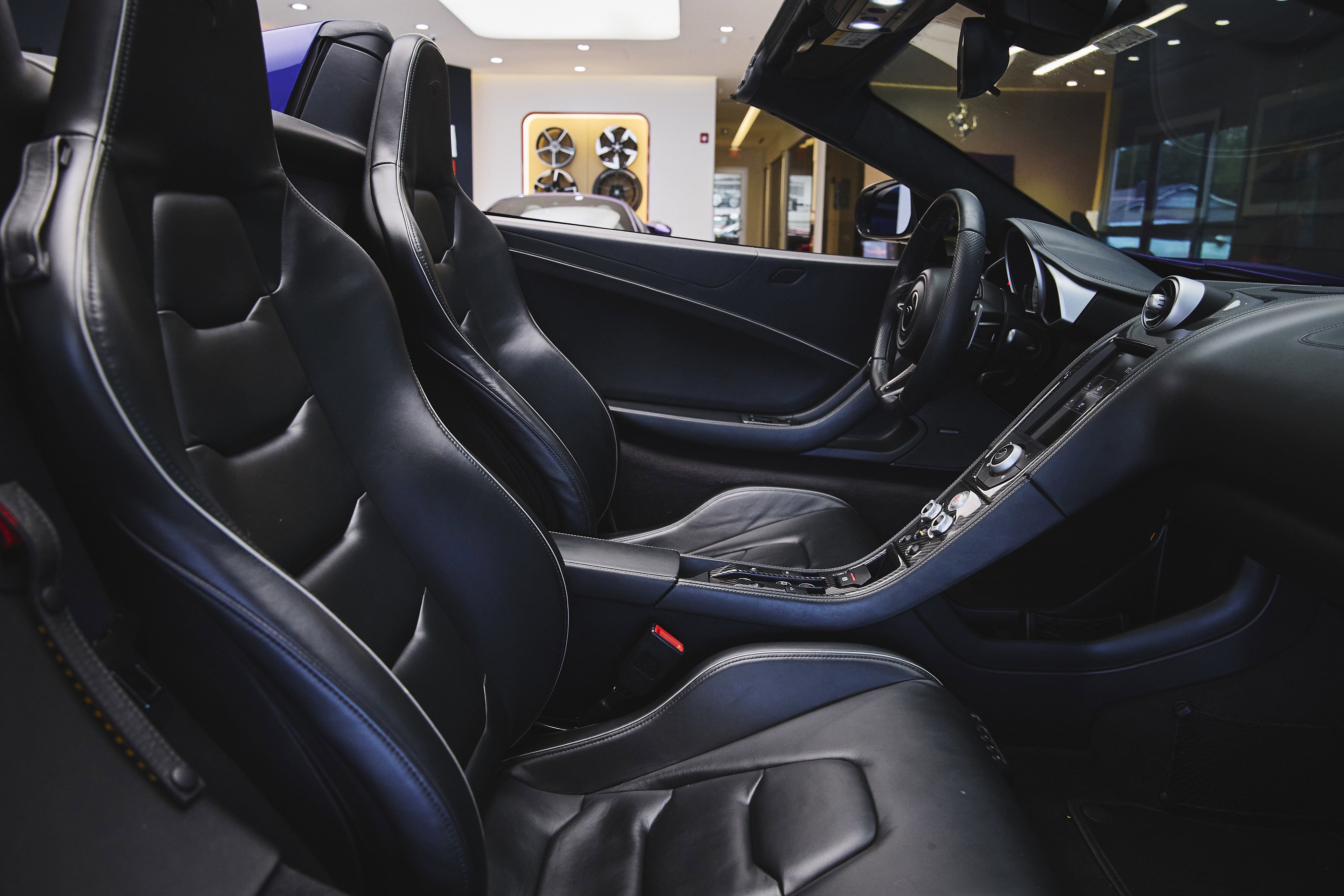 Used 2016 McLaren 650S Spider image 36