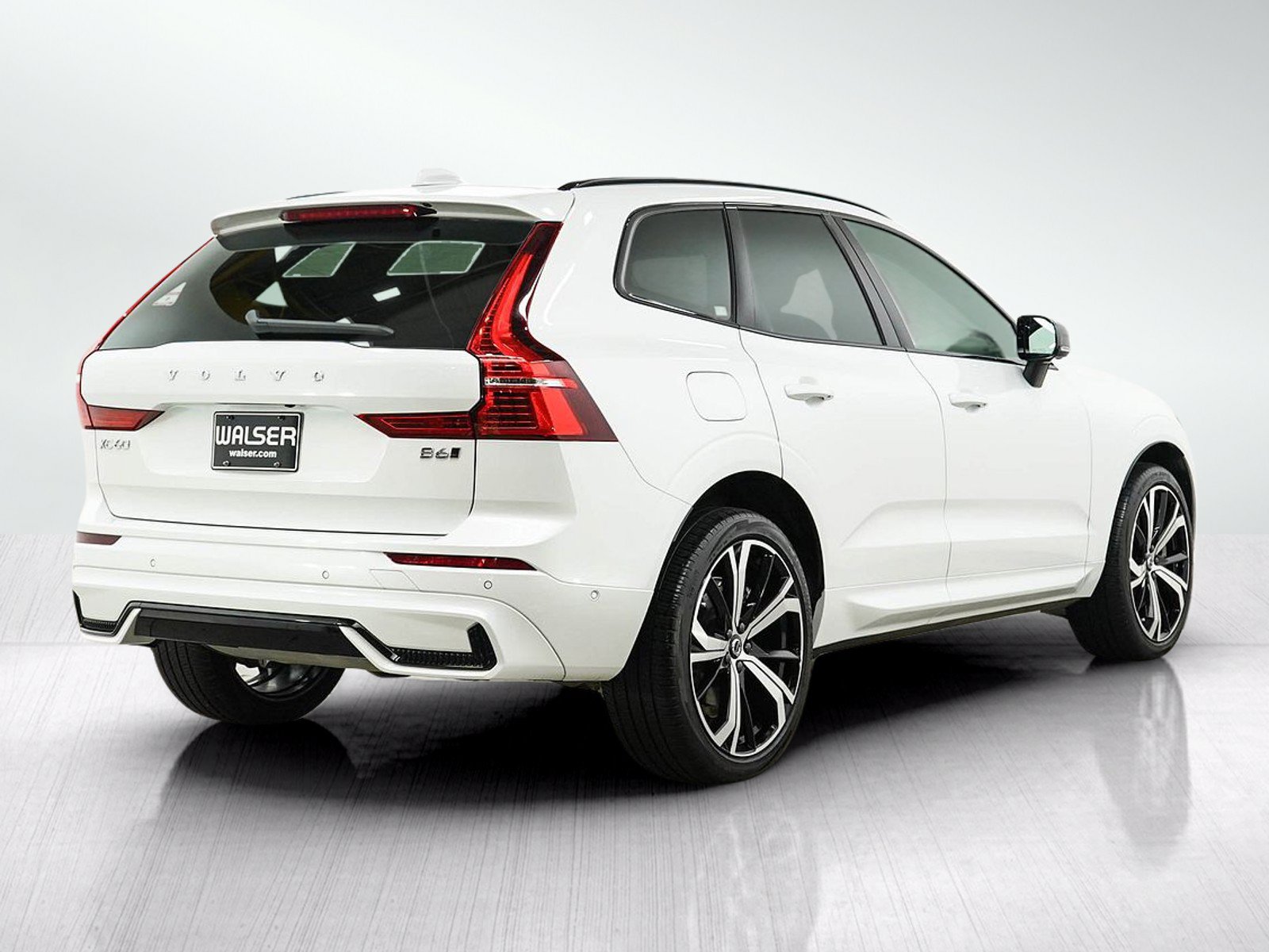 Used 2023 Volvo XC60 B6 Ultimate w/ Climate Package AWD/4WD image 5