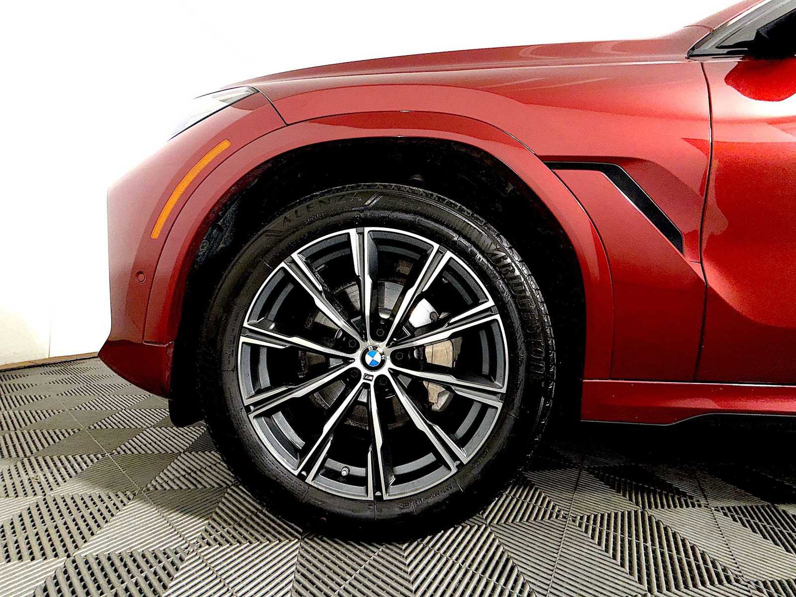 Used 2022 BMW X6 xDrive40i w/ M Sport Package image 8