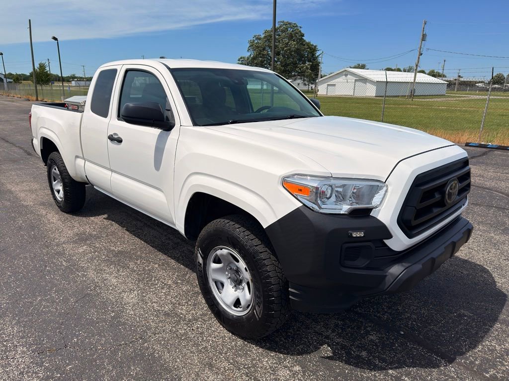 Used 2022 Toyota Tacoma SR AWD/4WD image 2