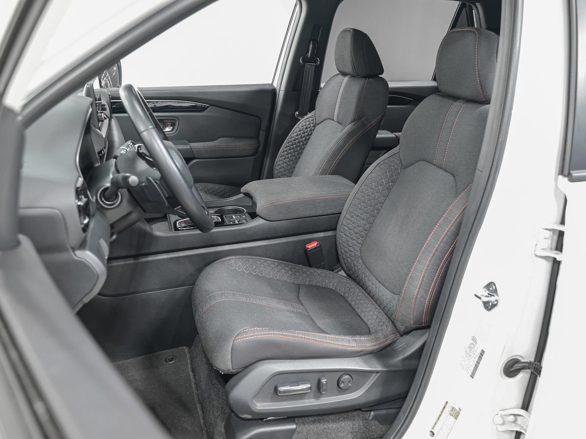 Used 2023 Honda Pilot Sport image 16
