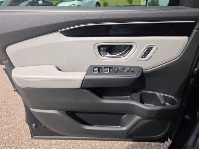 Certified 2025 Honda Pilot EX-L image 17