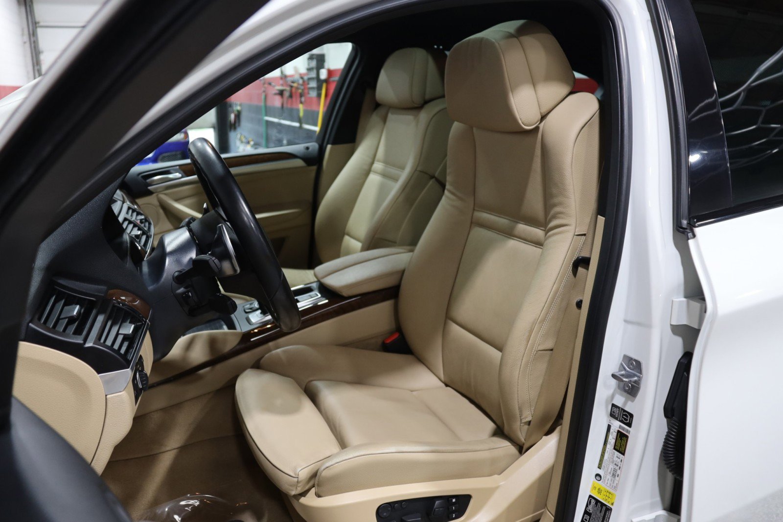 Used 2014 BMW X6 xDrive50i image 38