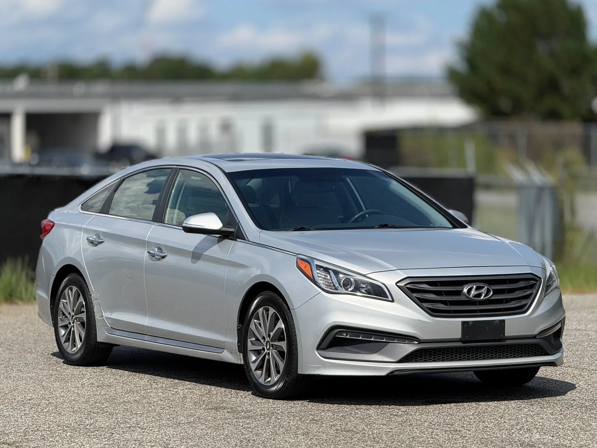 Used 2016 Hyundai Sonata Sport w/ Option Group 03 FWD image 1
