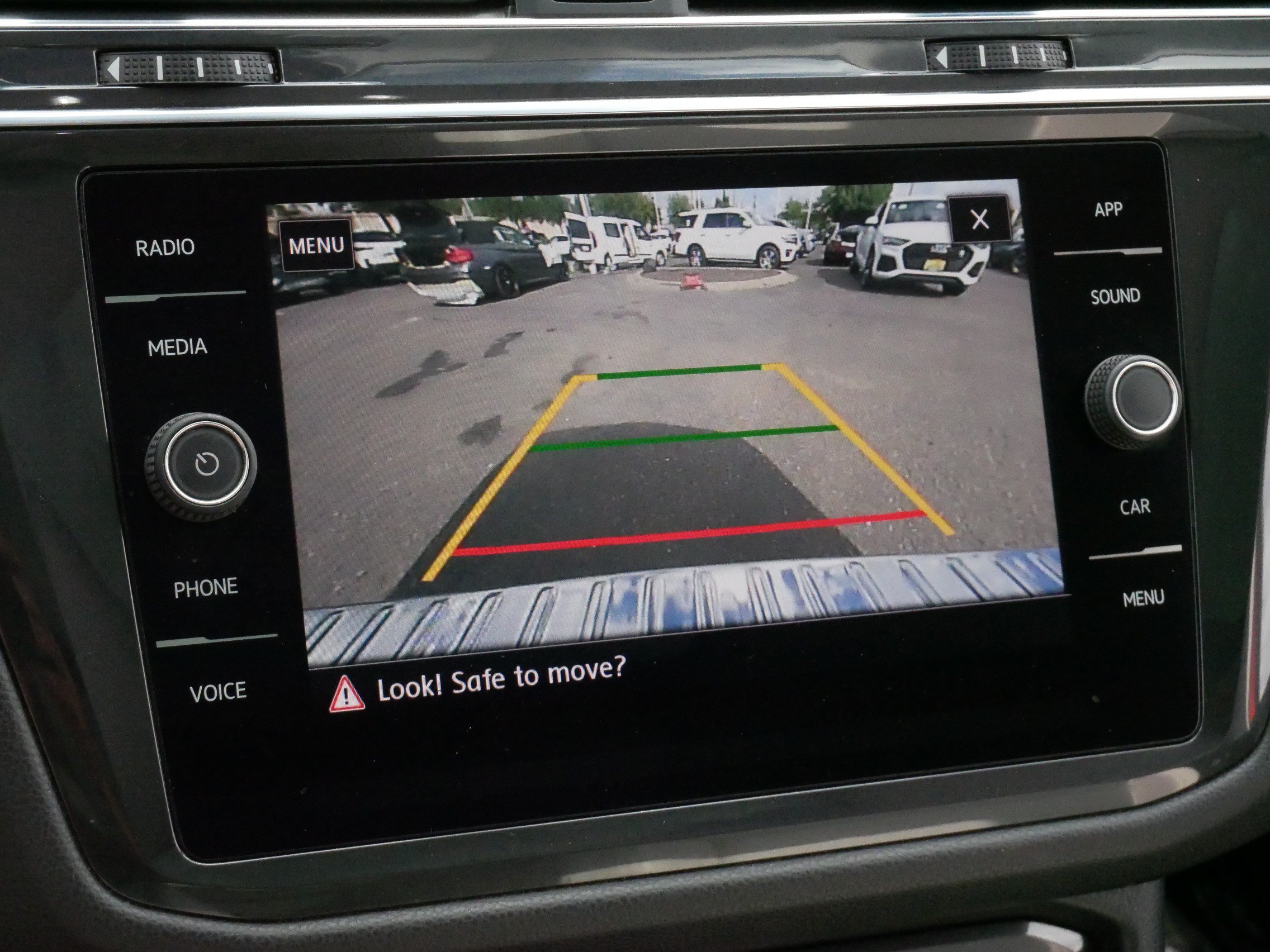 Used 2019 Volkswagen Tiguan SE w/ Panoramic Sunroof Package AWD/4WD image 29
