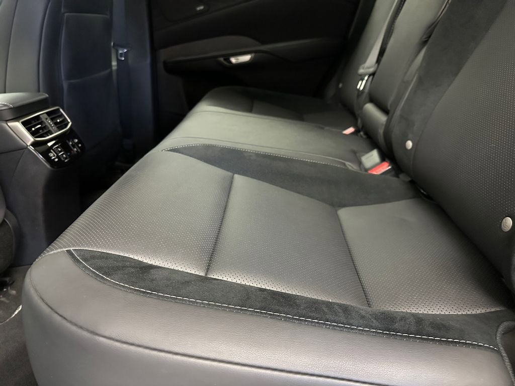Used 2024 Lexus RX 500h F Sport AWD/4WD image 18