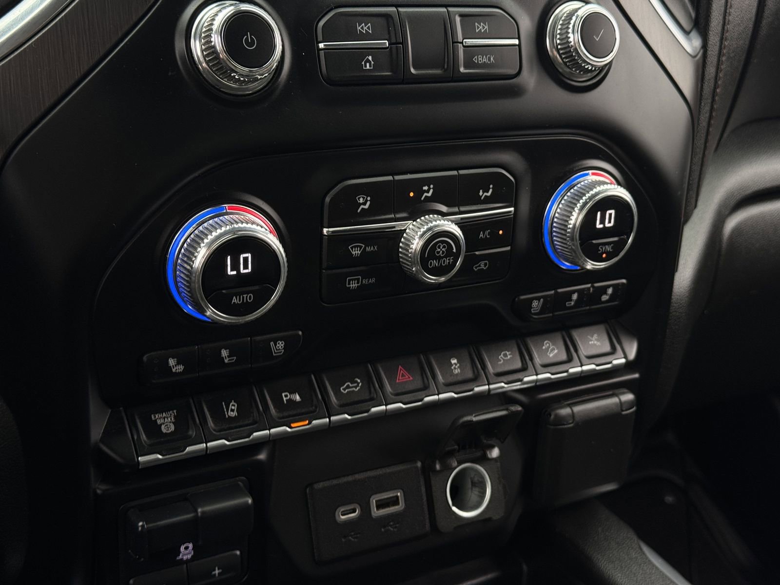 Used 2023 GMC Sierra 2500 AT4 w/ AT4 Premium Plus Package image 22