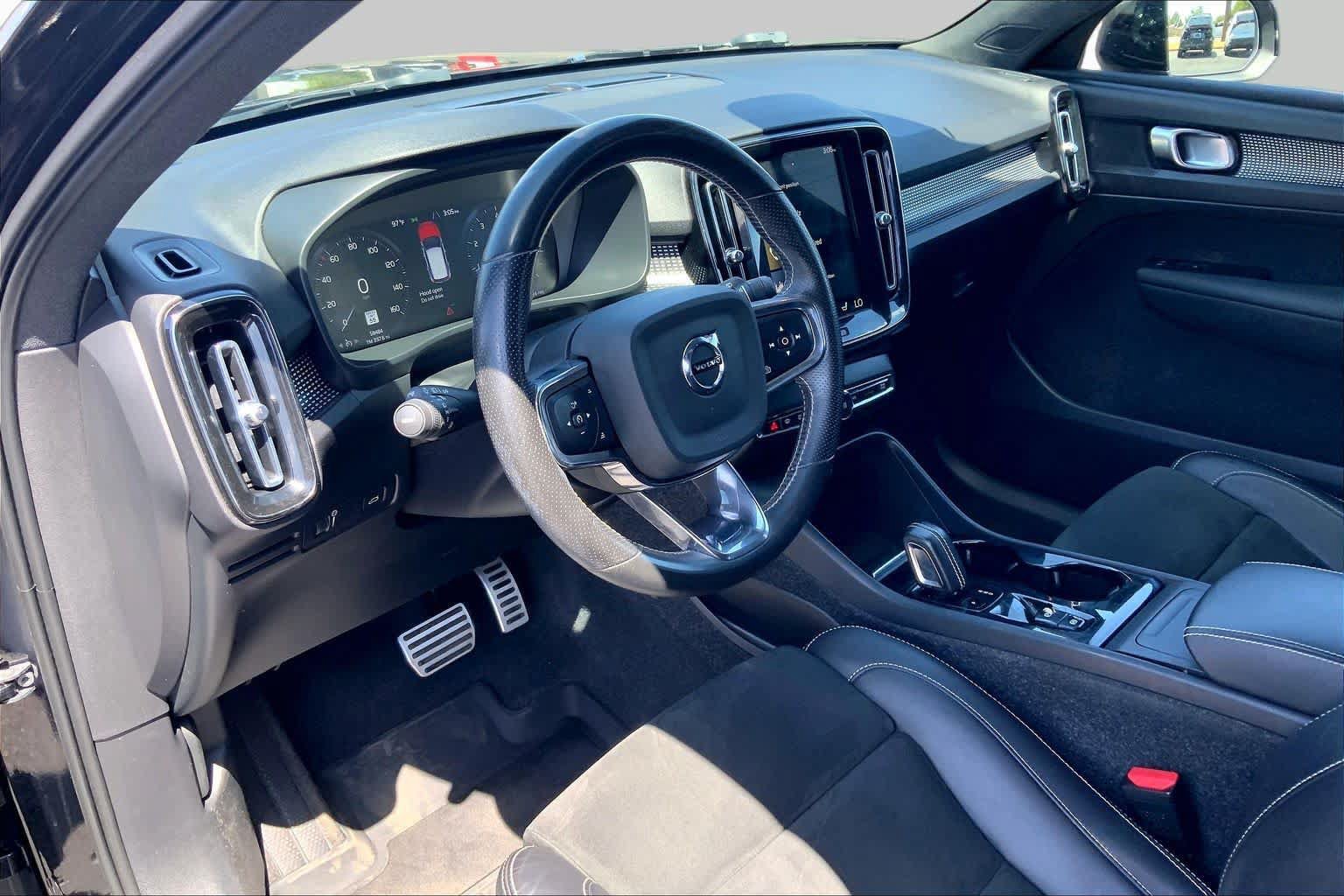Used 2021 Volvo XC40 T5 R-Design w/ Protection Package Premier AWD/4WD image 18
