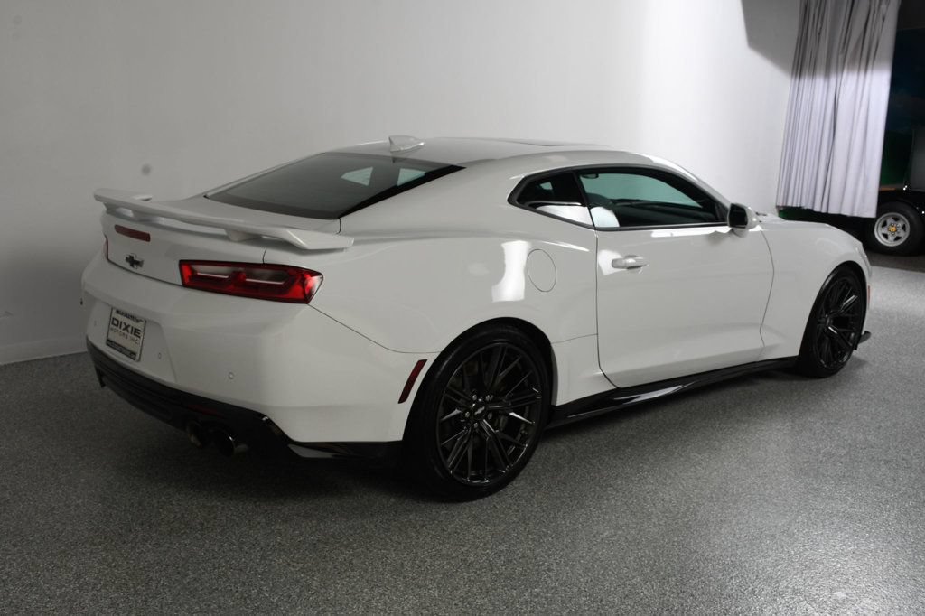Used 2018 Chevrolet Camaro ZL1 RWD image 8