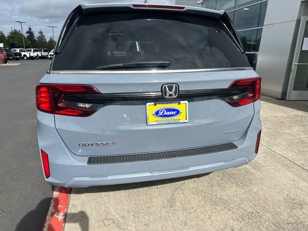 Used 2025 Honda Odyssey Sport-L image 3