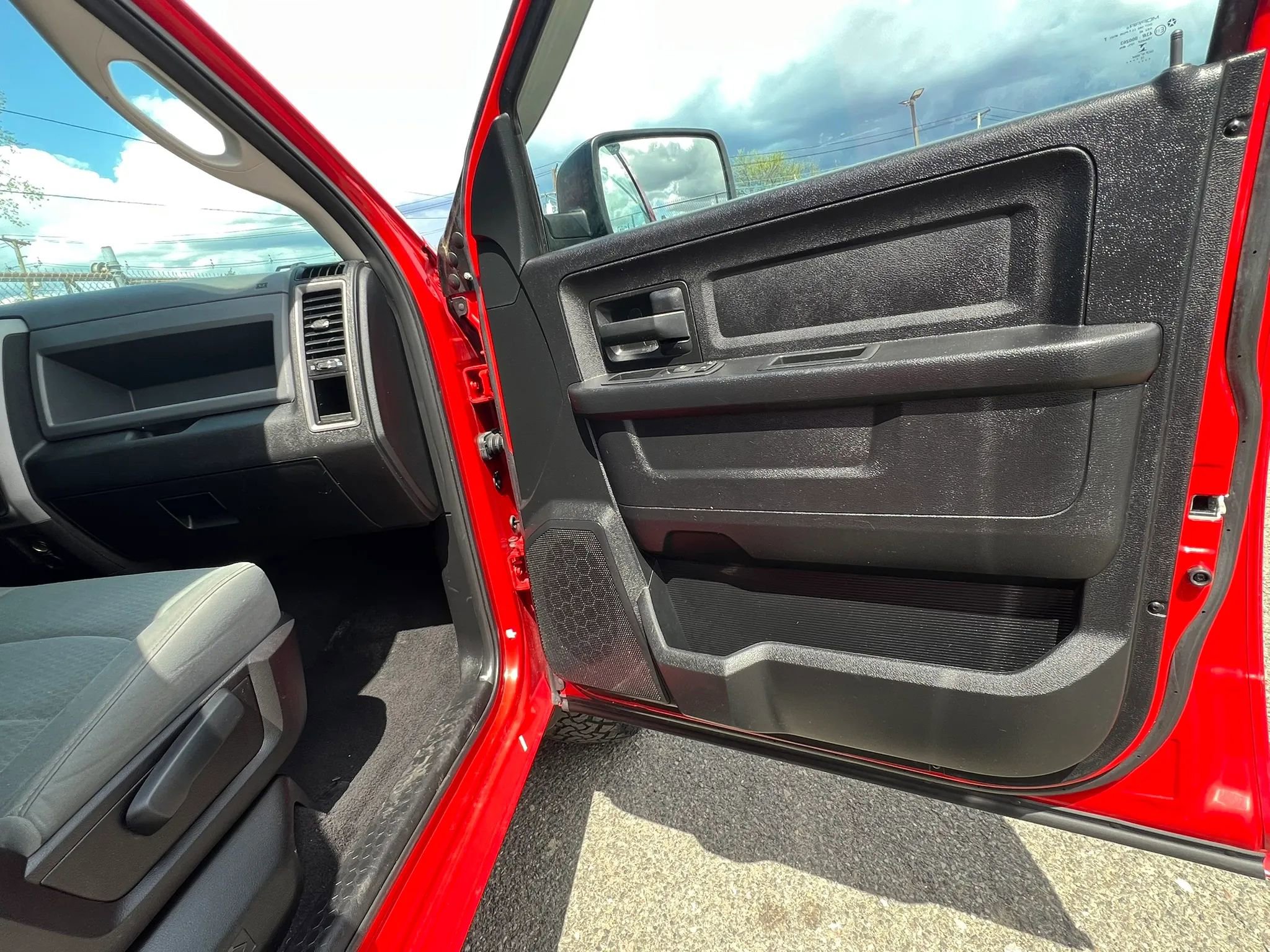 Used 2016 RAM 1500 Express AWD/4WD image 28