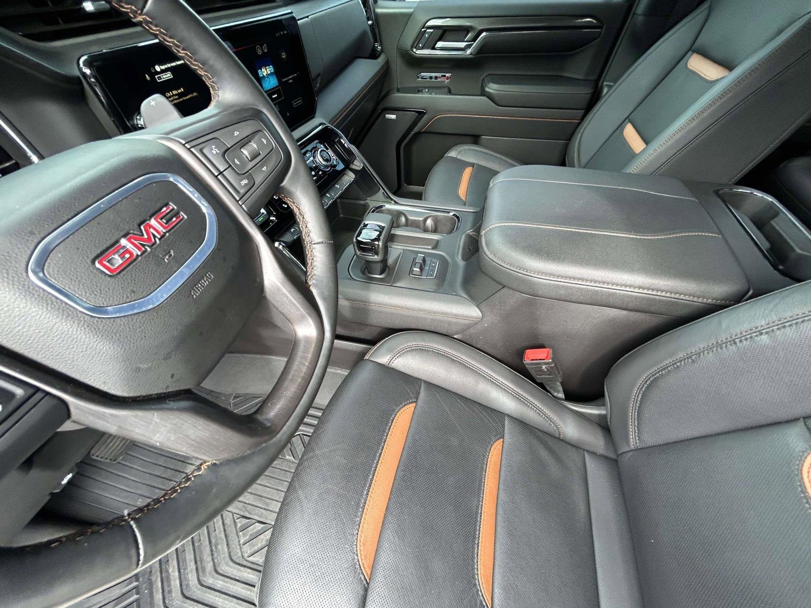 Used 2024 GMC Sierra 1500 AT4 w/ AT4 Premium Package AWD/4WD image 10
