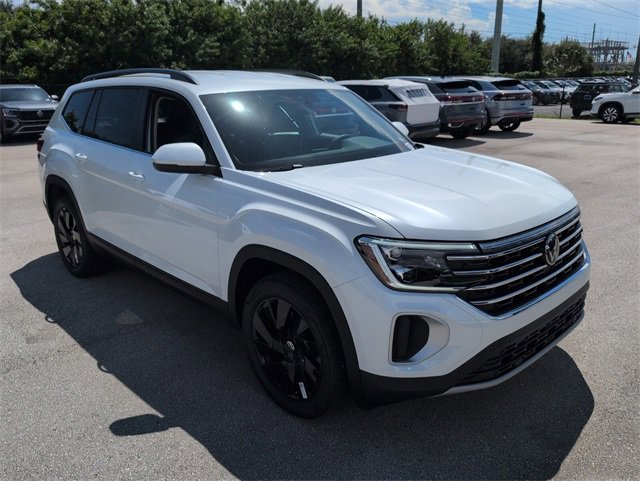 New 2026 Volkswagen Atlas SE image 2