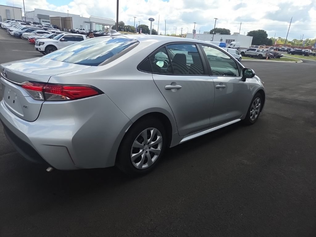 Used 2025 Toyota Corolla LE FWD image 14