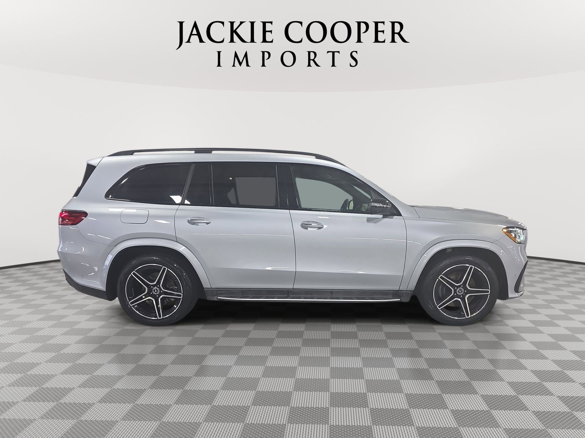 Certified 2025 Mercedes-Benz GLS 450 4MATIC image 4