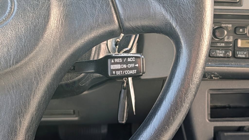 Used 1998 Toyota RAV4 2WD 4-Door image 29