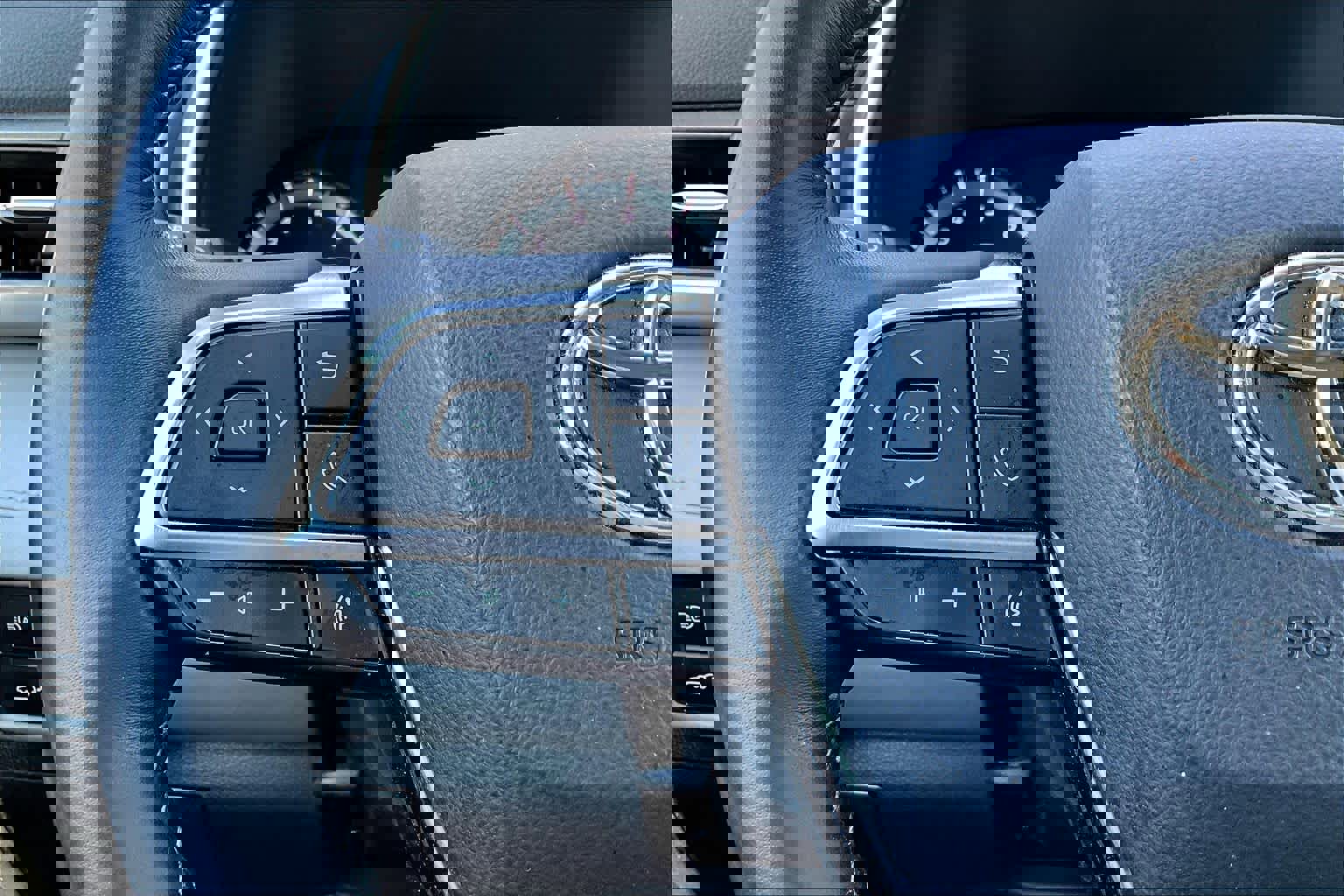 Used 2021 Toyota Highlander XLE image 24