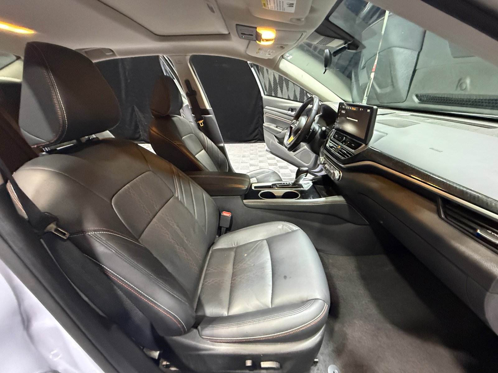 Used 2023 Nissan Altima 2.5 SR w/ SR Premium Package image 19