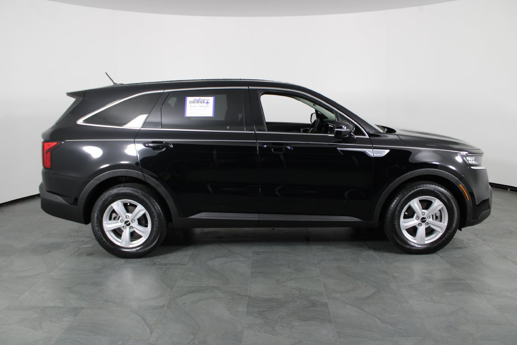 Used 2022 Kia Sorento LX FWD image 11