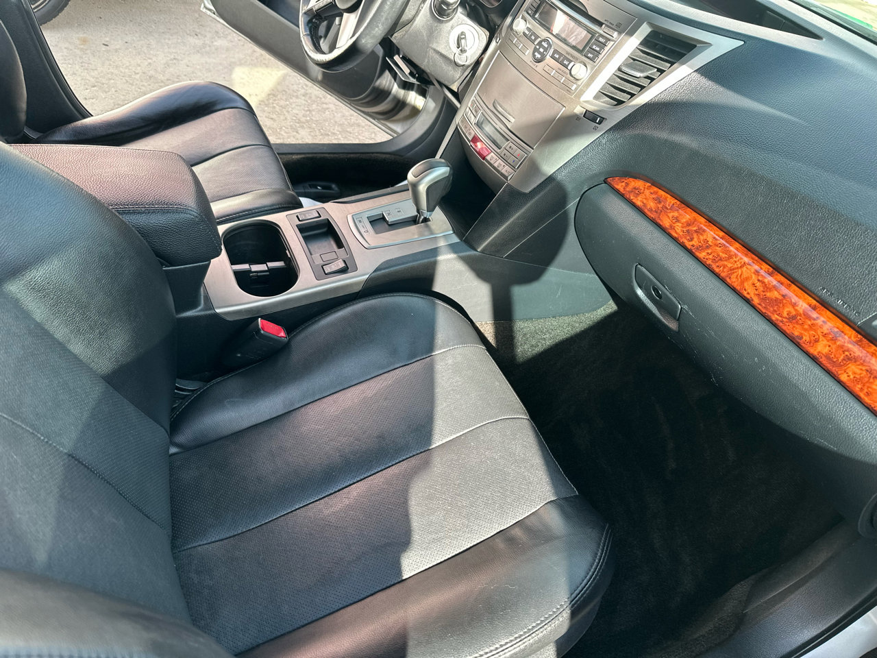 Used 2011 Subaru Outback 2.5i Limited w/ PWR Moonroof Pkg AWD/4WD image 15