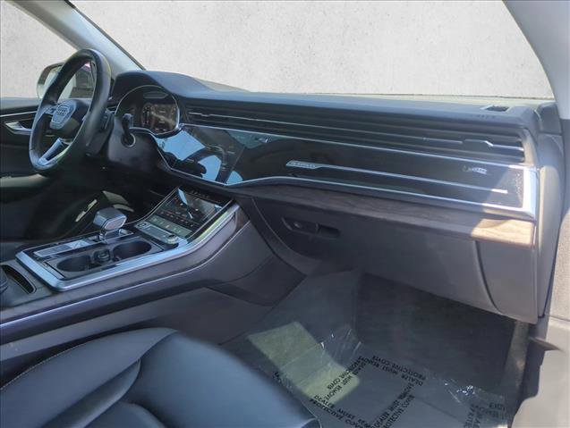 Used 2022 Audi Q8 Premium image 23