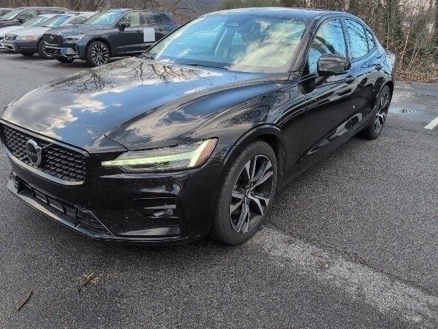 Used 2024 Volvo S60 B5 Plus image 3