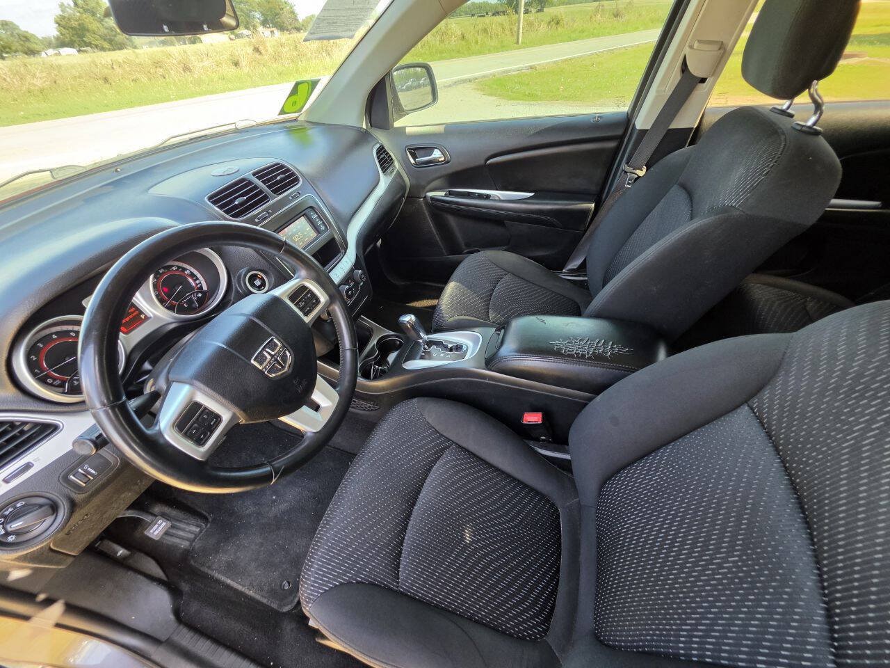 Used 2018 Dodge Journey SE w/ Popular Equipment Group FWD image 3