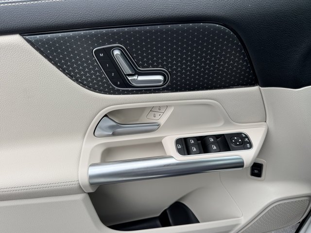 New 2025 Mercedes-Benz GLA 250 4MATIC image 8