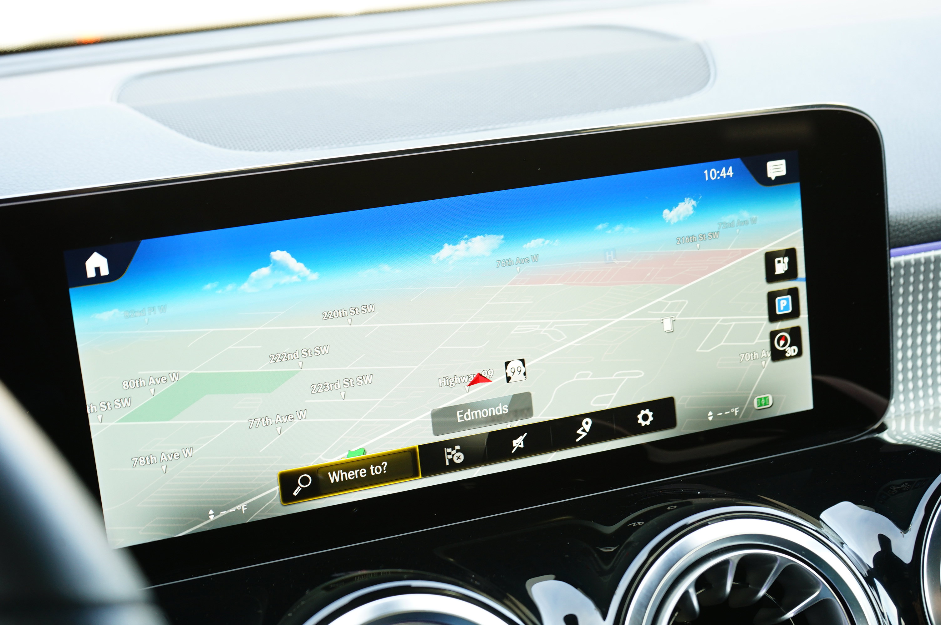 Used 2023 Mercedes-Benz EQB 300 4MATIC image 34