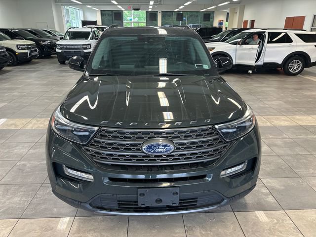 Used 2023 Ford Explorer XLT w/ Equipment Group 202A AWD/4WD image 18