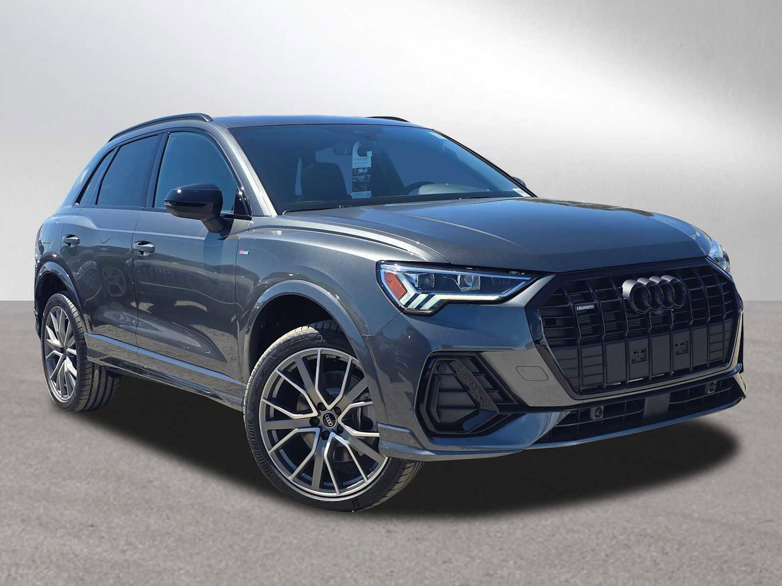 New 2025 Audi Q3 2.0T Premium Plus