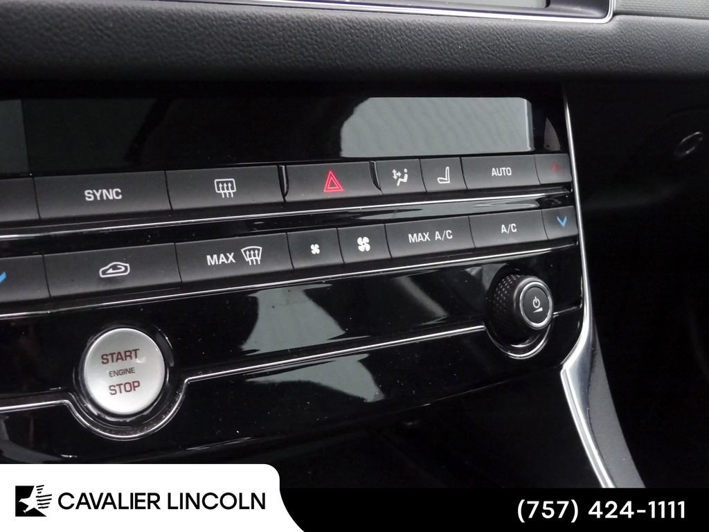 Used 2019 Jaguar XF Prestige AWD/4WD image 12